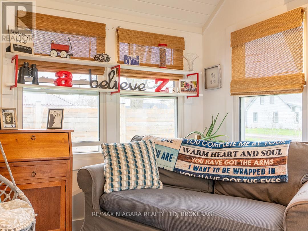 3412 LOCUST STREET - 32