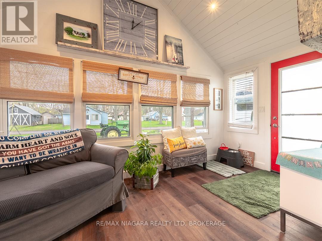 3412 LOCUST STREET - 8