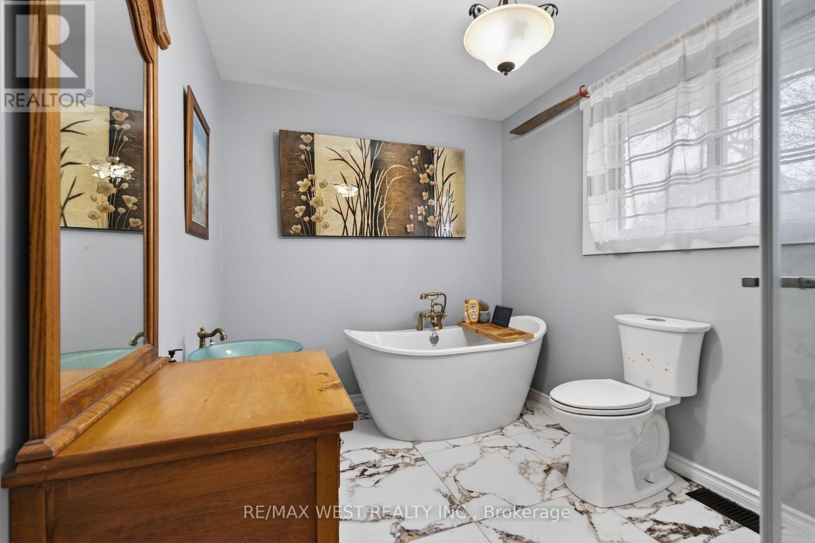 5571 PERTH ROAD CRESCENT - 8