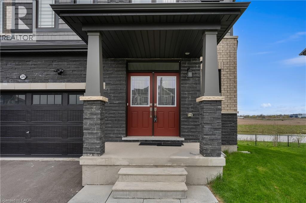 229 VANILLA Trail, Thorold, Ontario, L2V0L3 — Photo 3