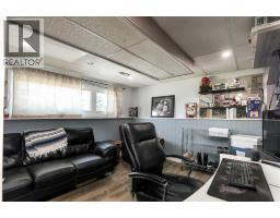 97 Laval Court W - photo 30