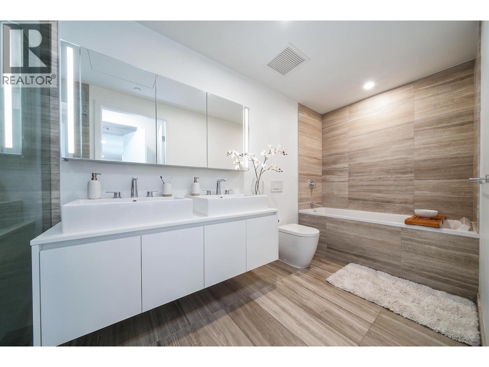 2 Bed, 2 Bath House for Sale in Vancouver – 4105 1480 HOWE STREET, Vancouver - Image 10