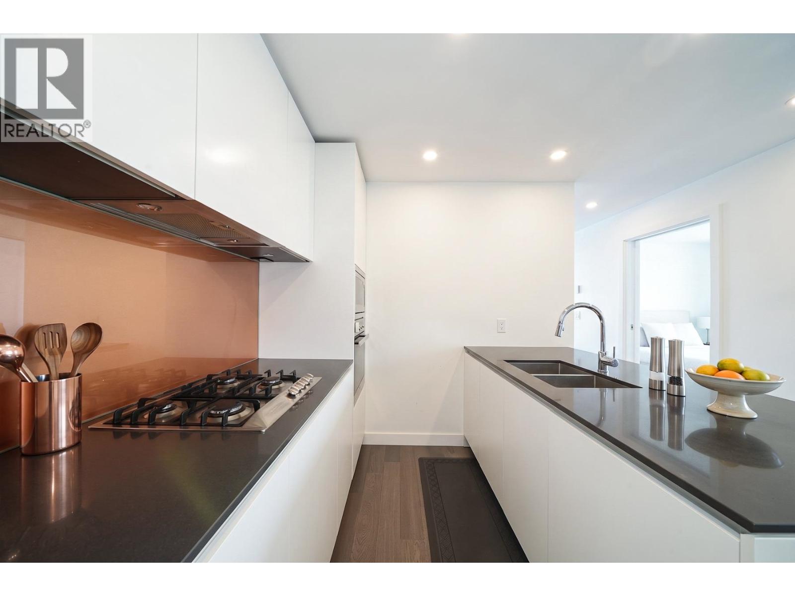 2 Bed, 2 Bath House for Sale in Vancouver – 4105 1480 HOWE STREET, Vancouver - Image 12