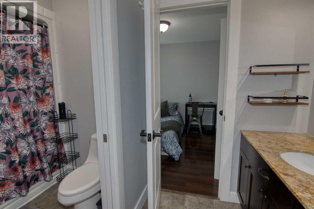 2 of 2 Jack and Jill Bathrooms