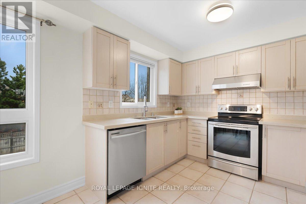 61 BAYWELL CRESCENT - 12