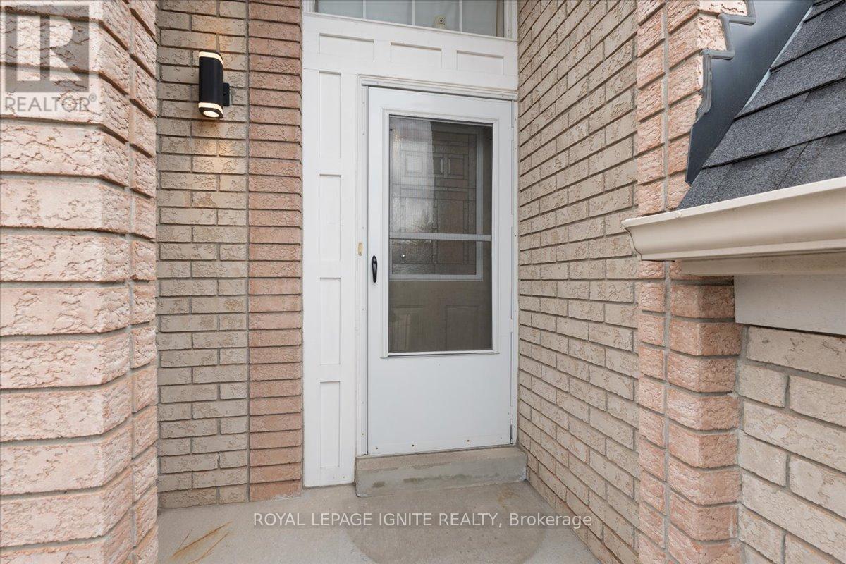 61 BAYWELL CRESCENT - 4