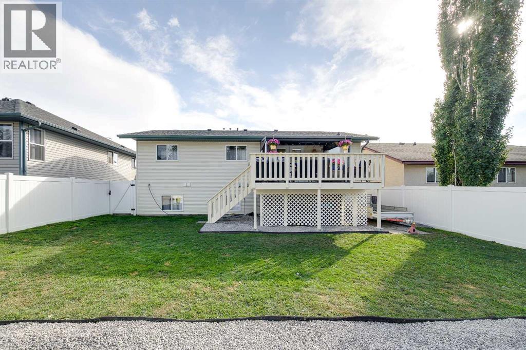 50 Livingston Close, Lacombe