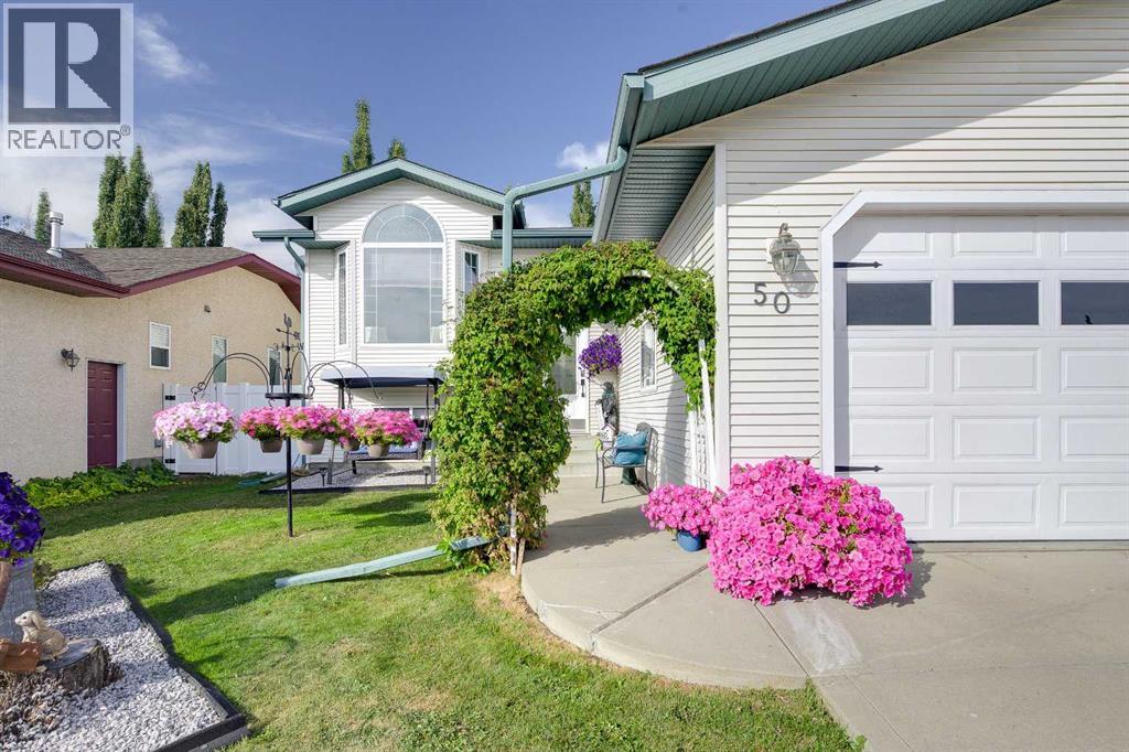 50 Livingston Close, Lacombe
