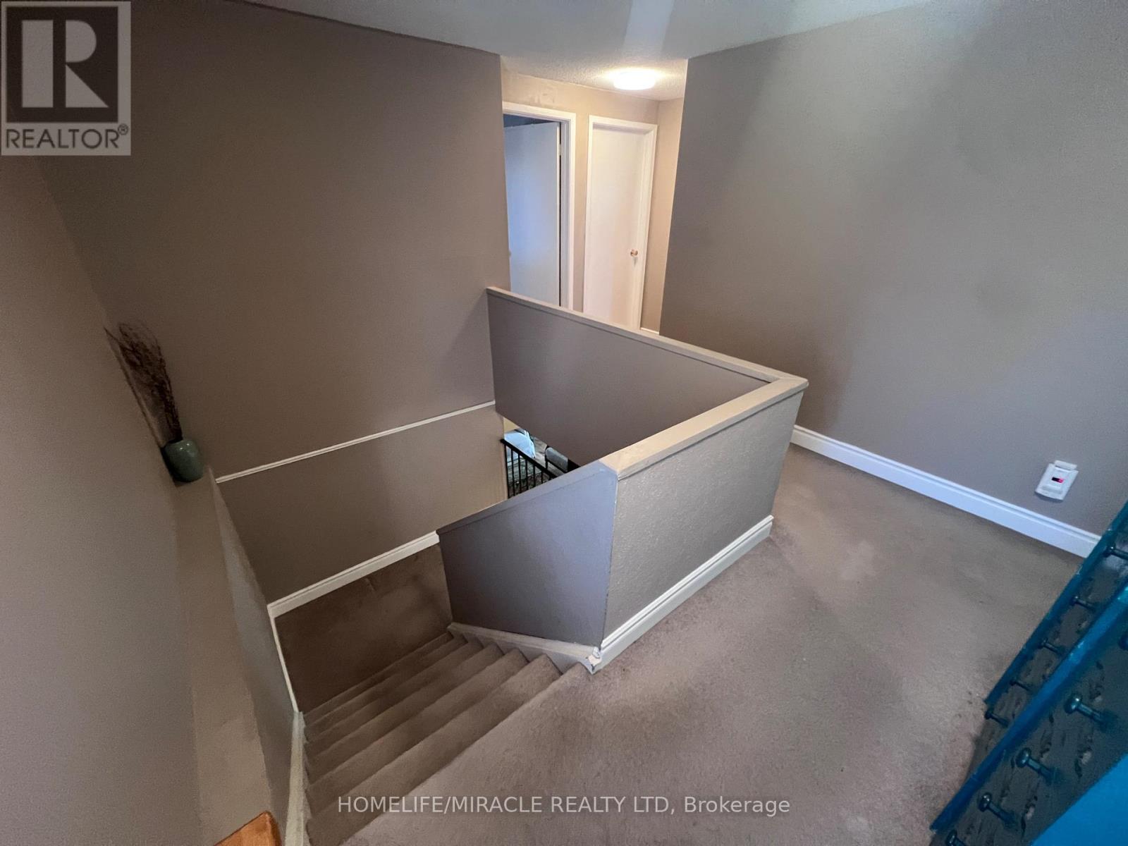 #30 59 KENNINGHALL BOULEVARD - 10