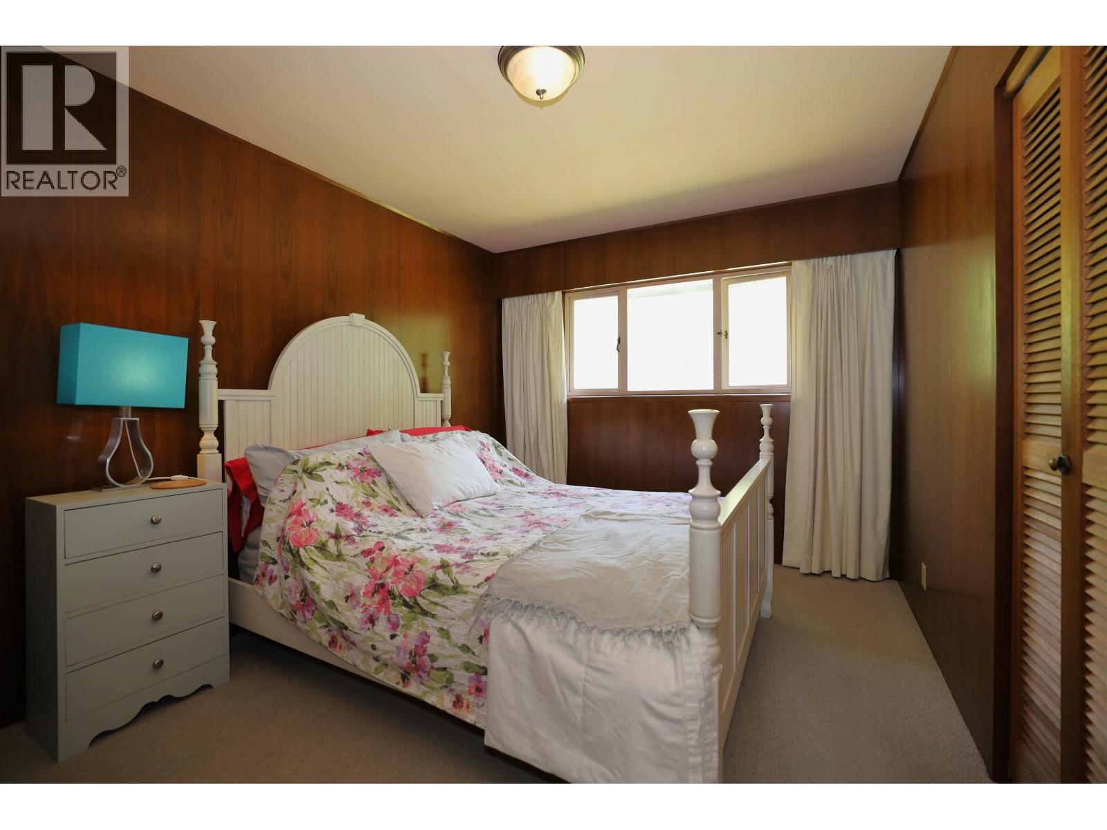 1346 RUSSELL ROAD, Gibsons