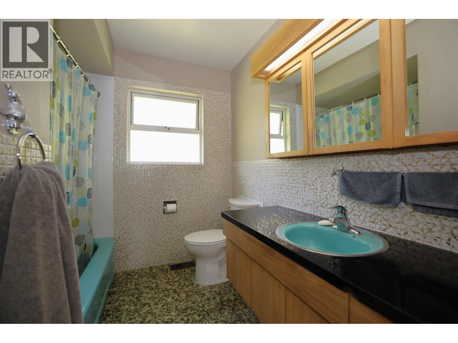 1346 RUSSELL ROAD, Gibsons