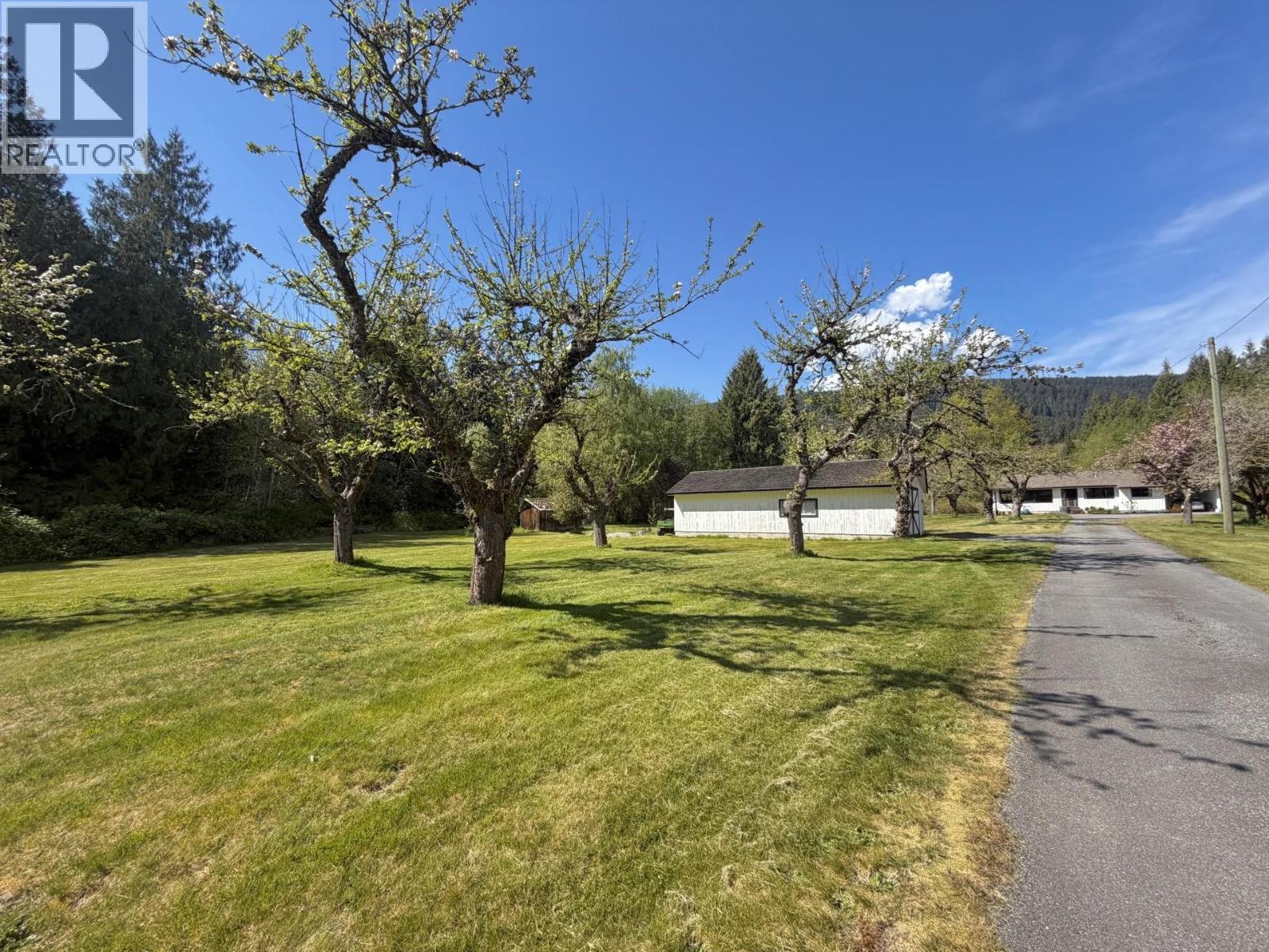 1346 RUSSELL ROAD, Gibsons