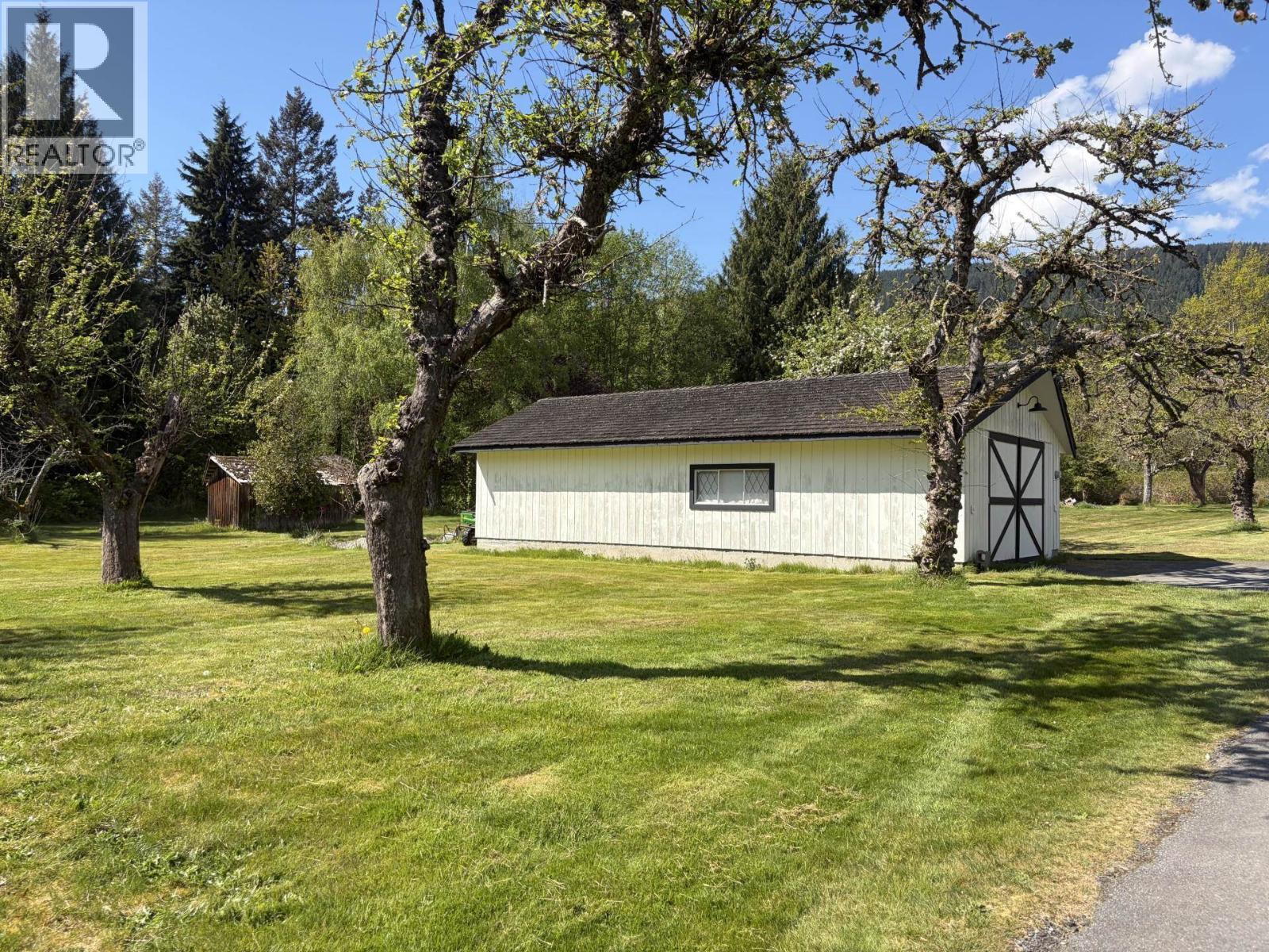 1346 RUSSELL ROAD, Gibsons