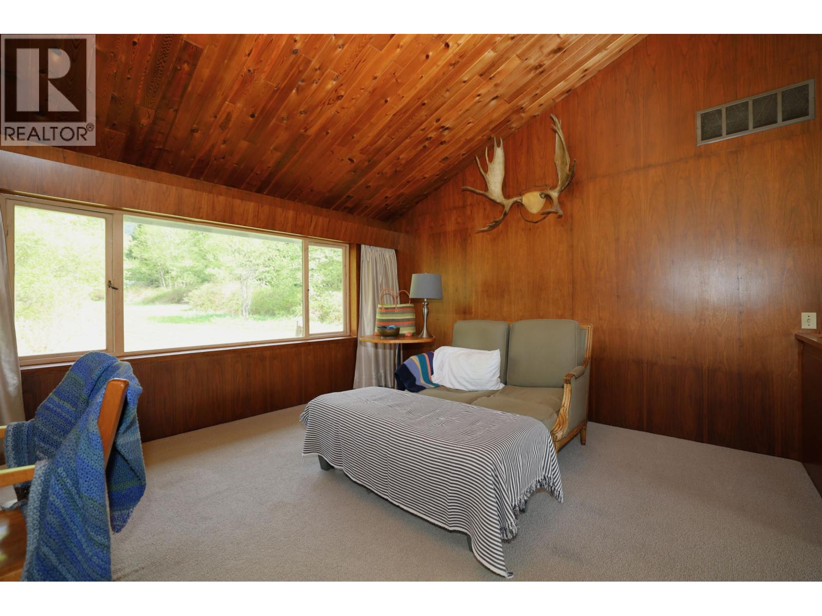 1346 RUSSELL ROAD, Gibsons