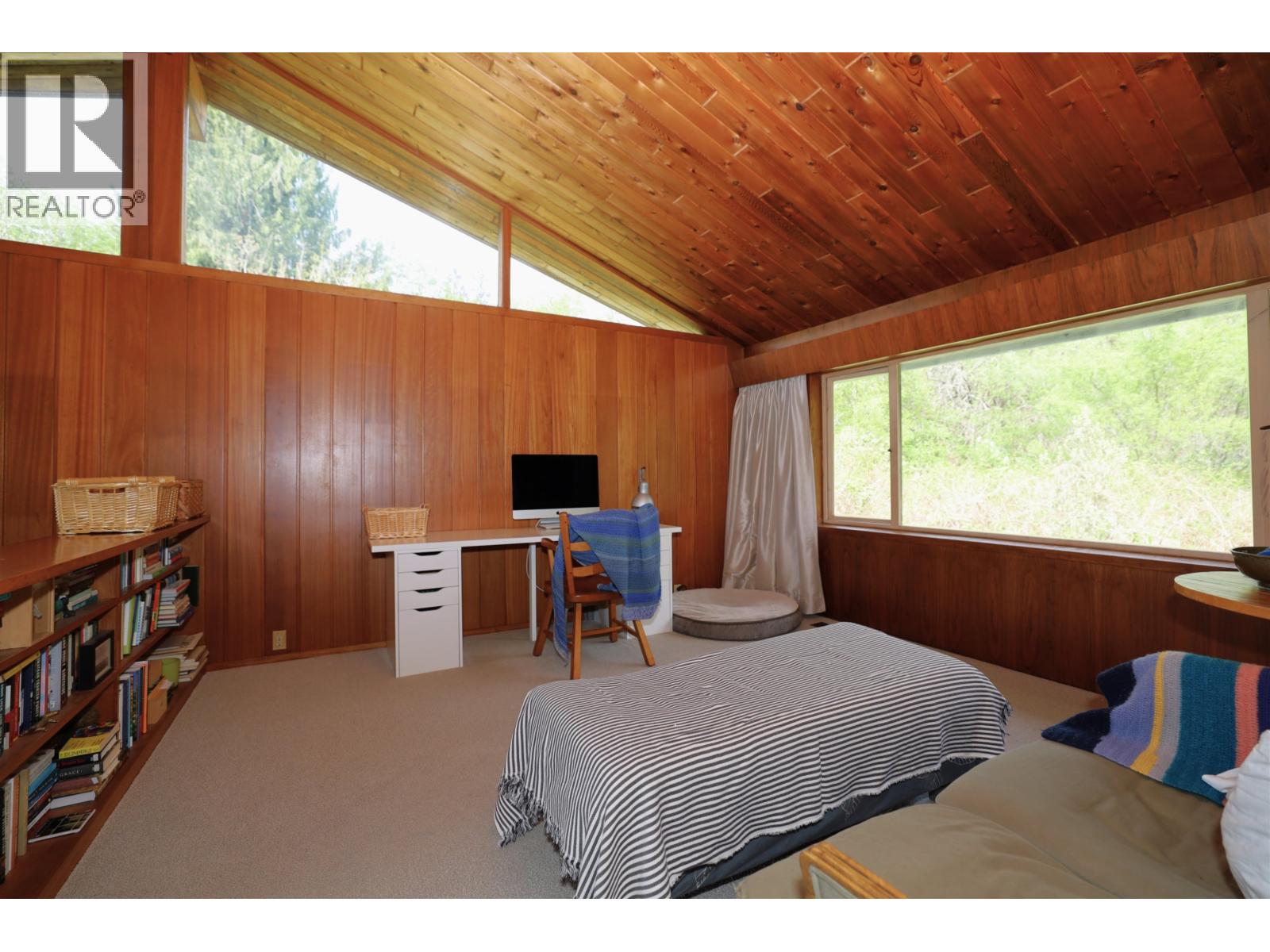 1346 RUSSELL ROAD, Gibsons