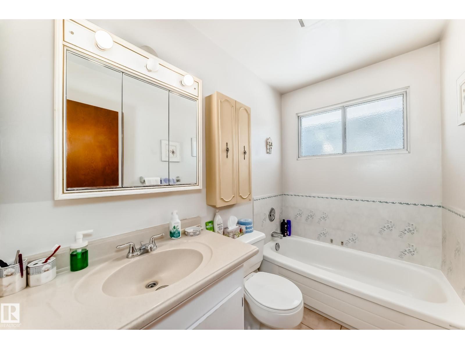12237 135 ST NW, Edmonton