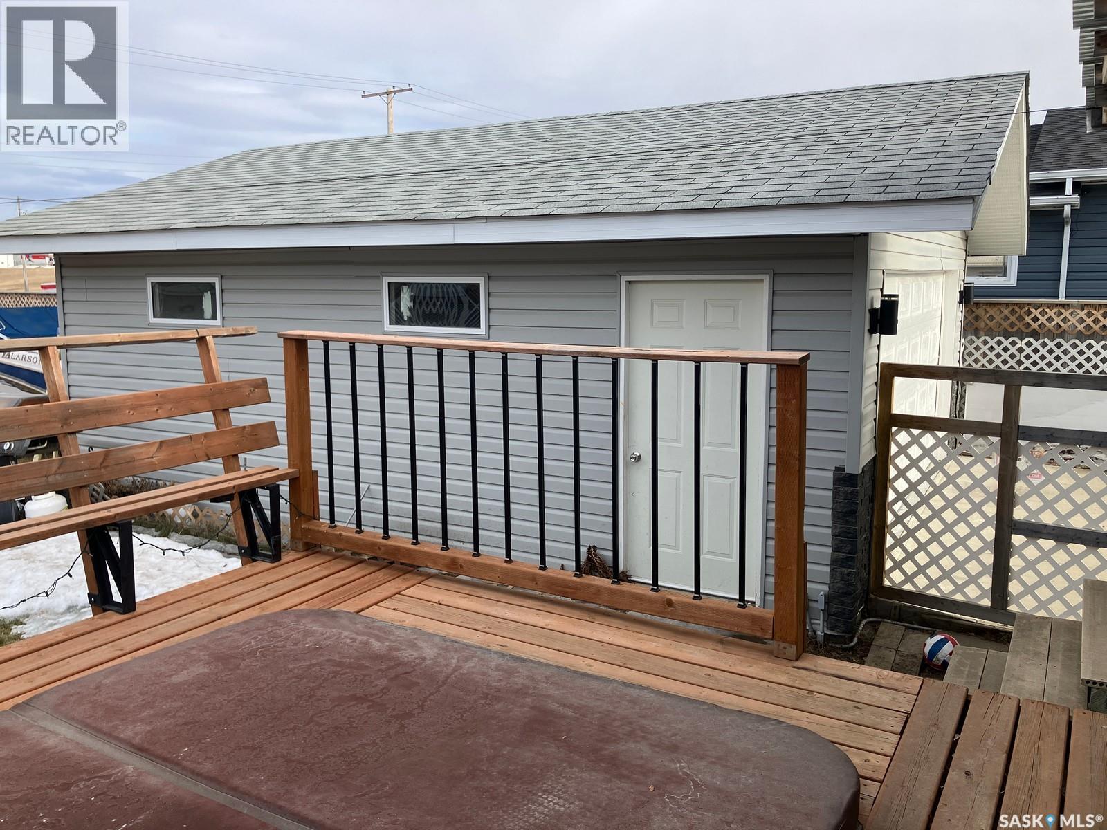 205 6th STREET N - 9