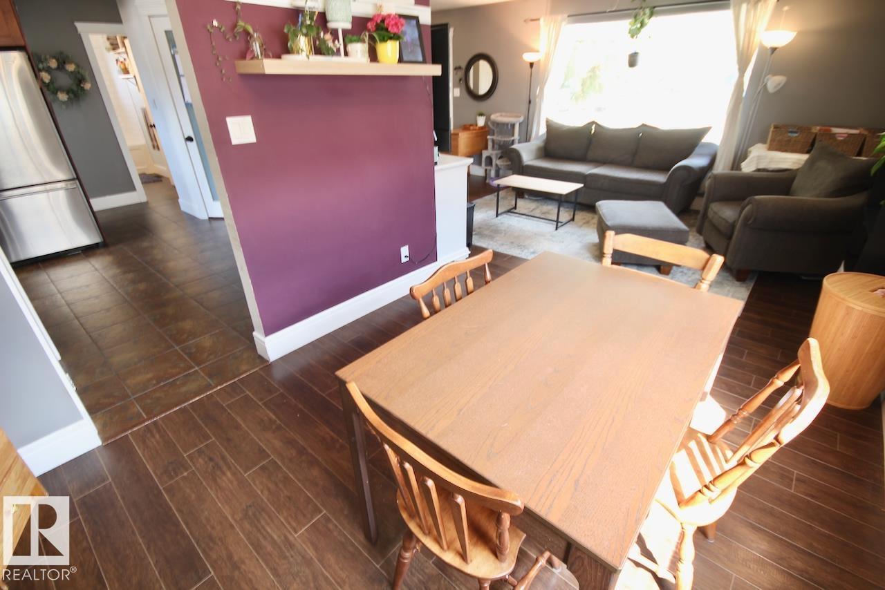 8607 35A AV NW, Edmonton