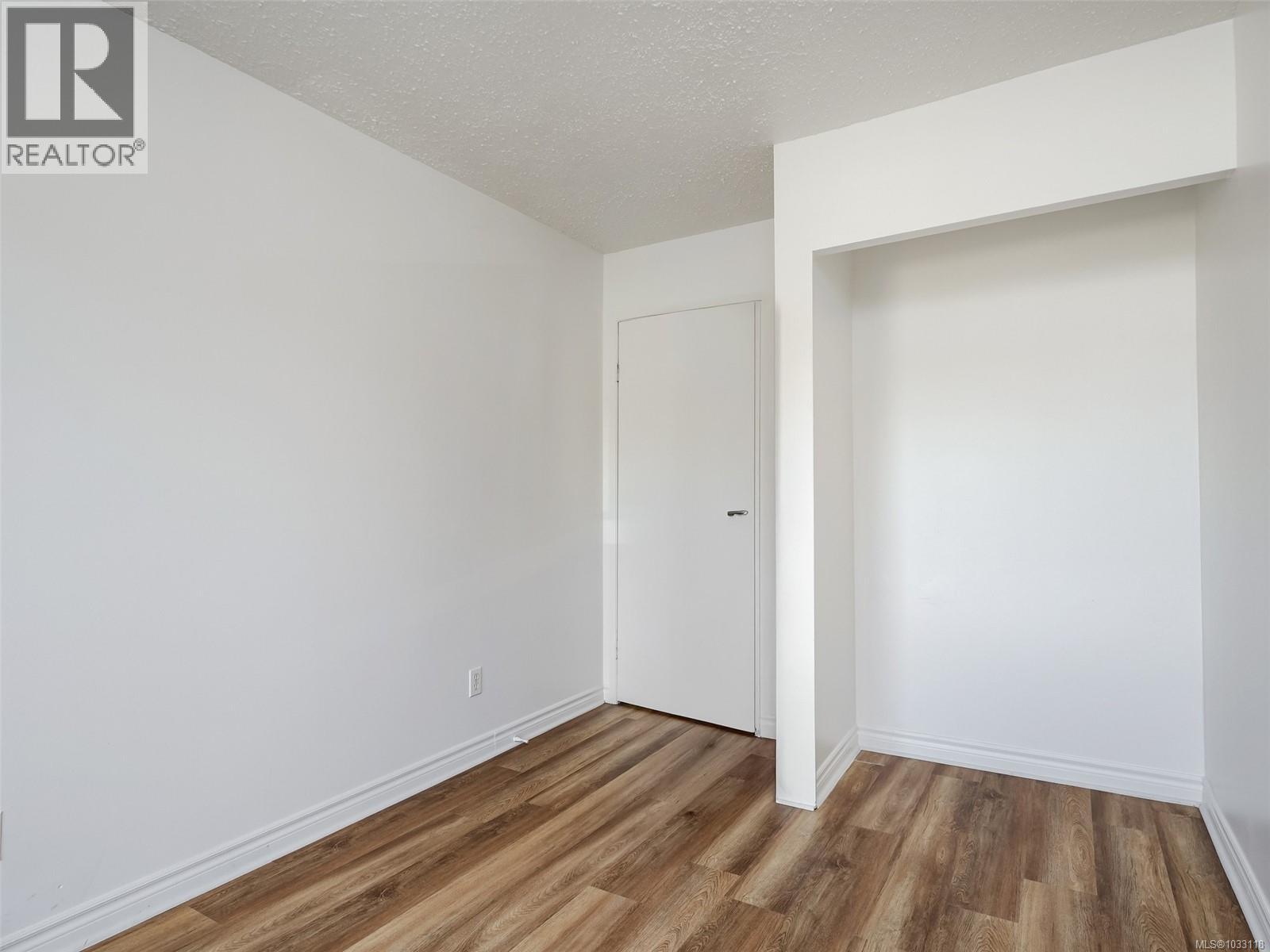 #4 740 Wilson St - 13