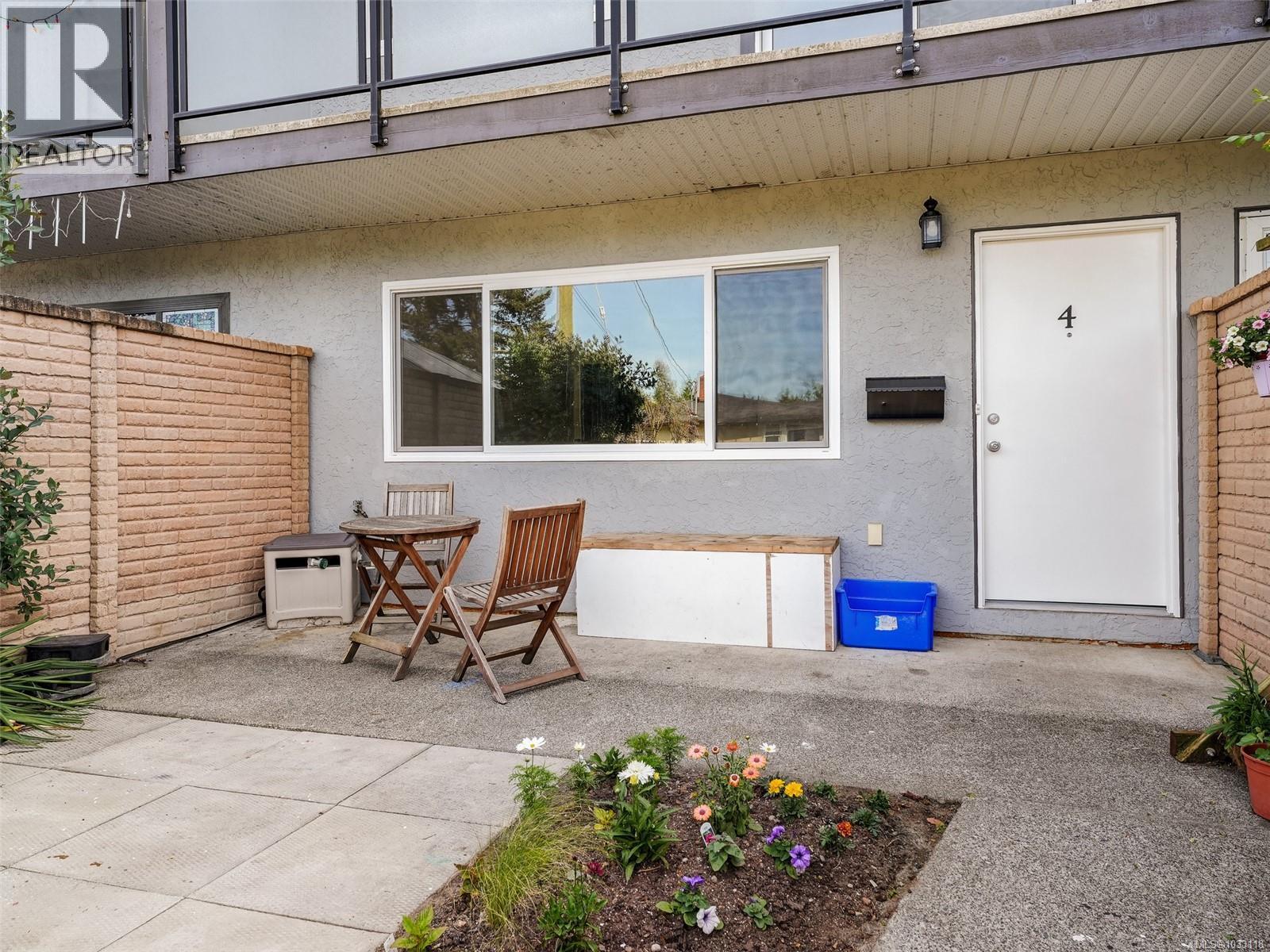 #4 740 Wilson St - 22