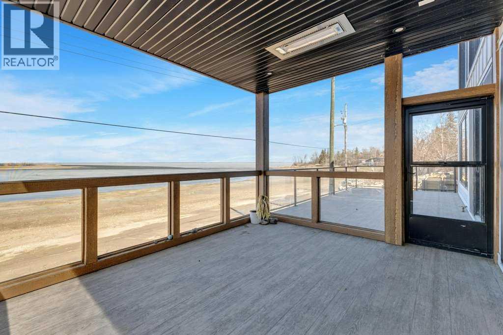 Covered/screen room off kitchen with radiant heat