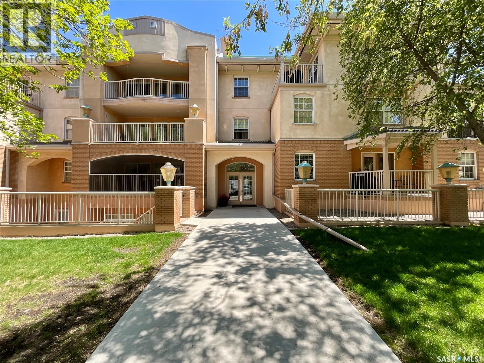 #304 2315 CORNWALL STREET - 33