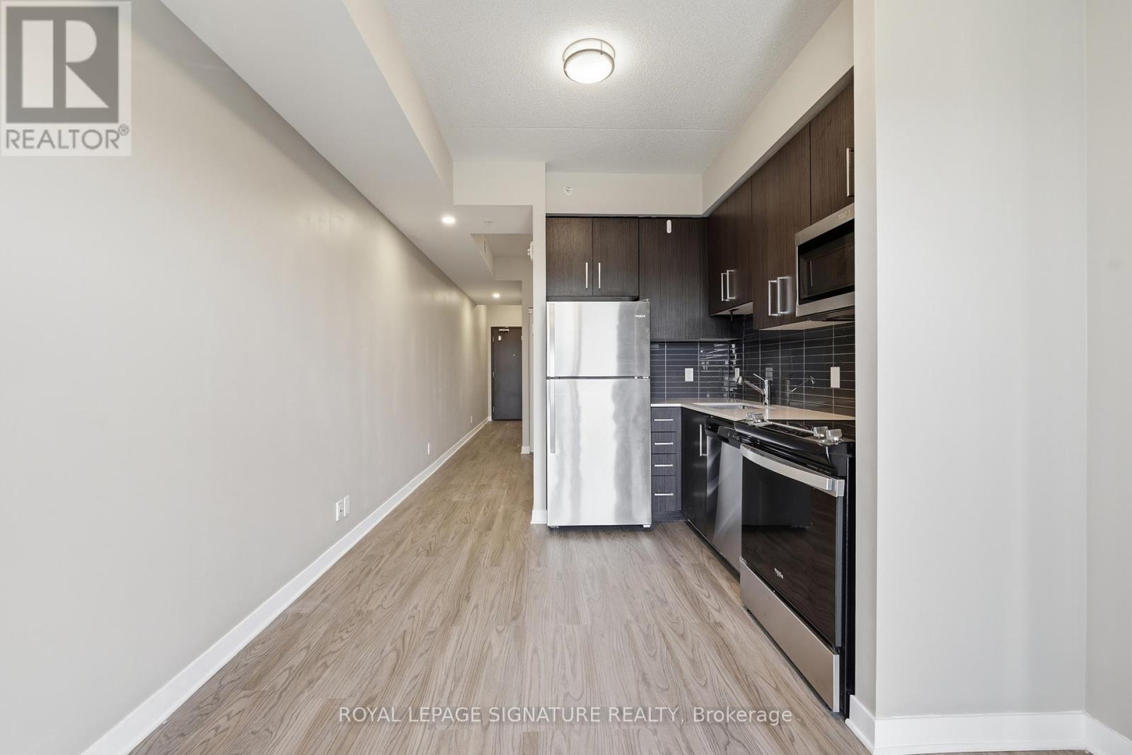 #1103 15 QUEEN STREET S - 13