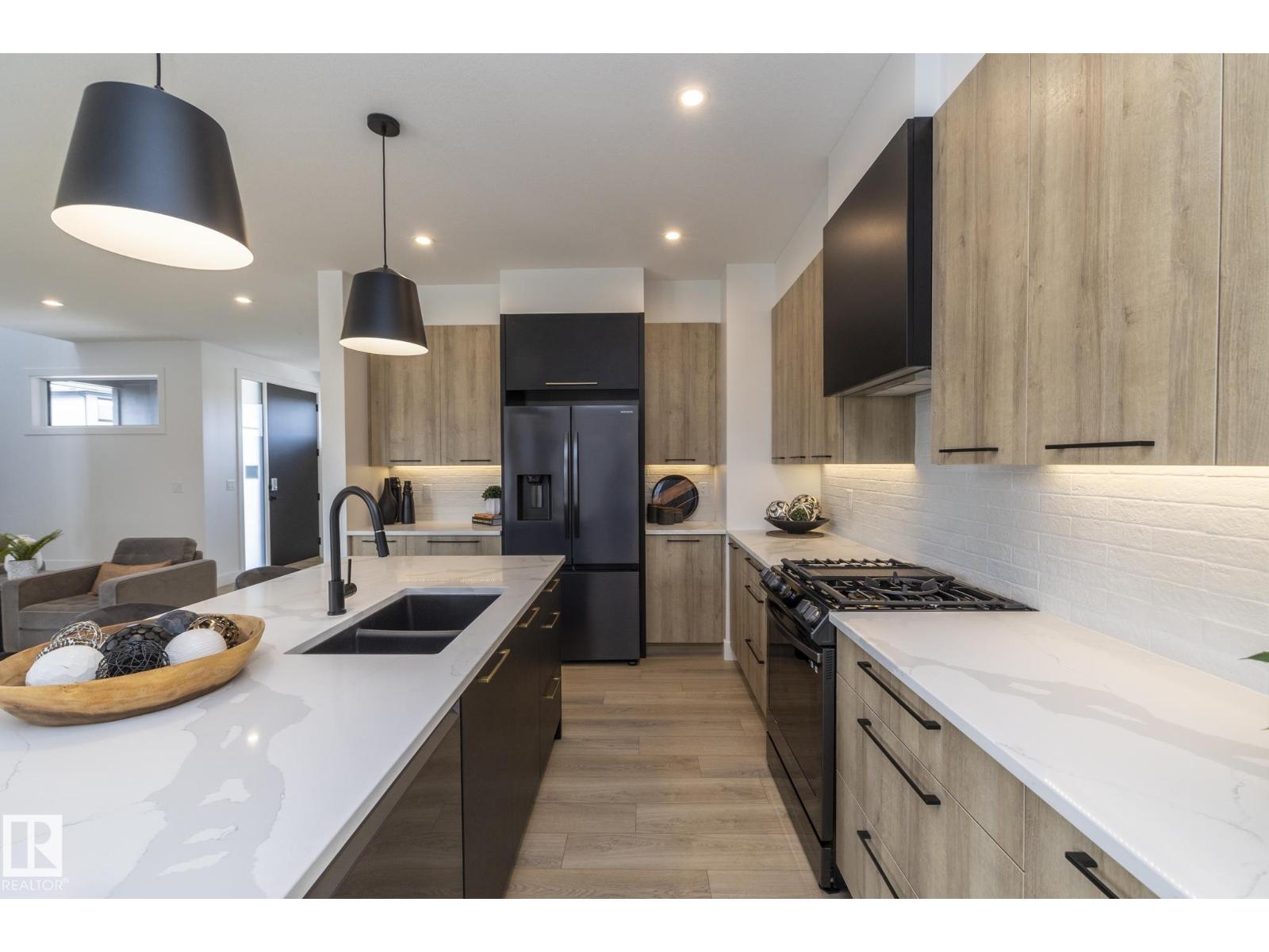 4541 KNIGHT WD SW, Edmonton
