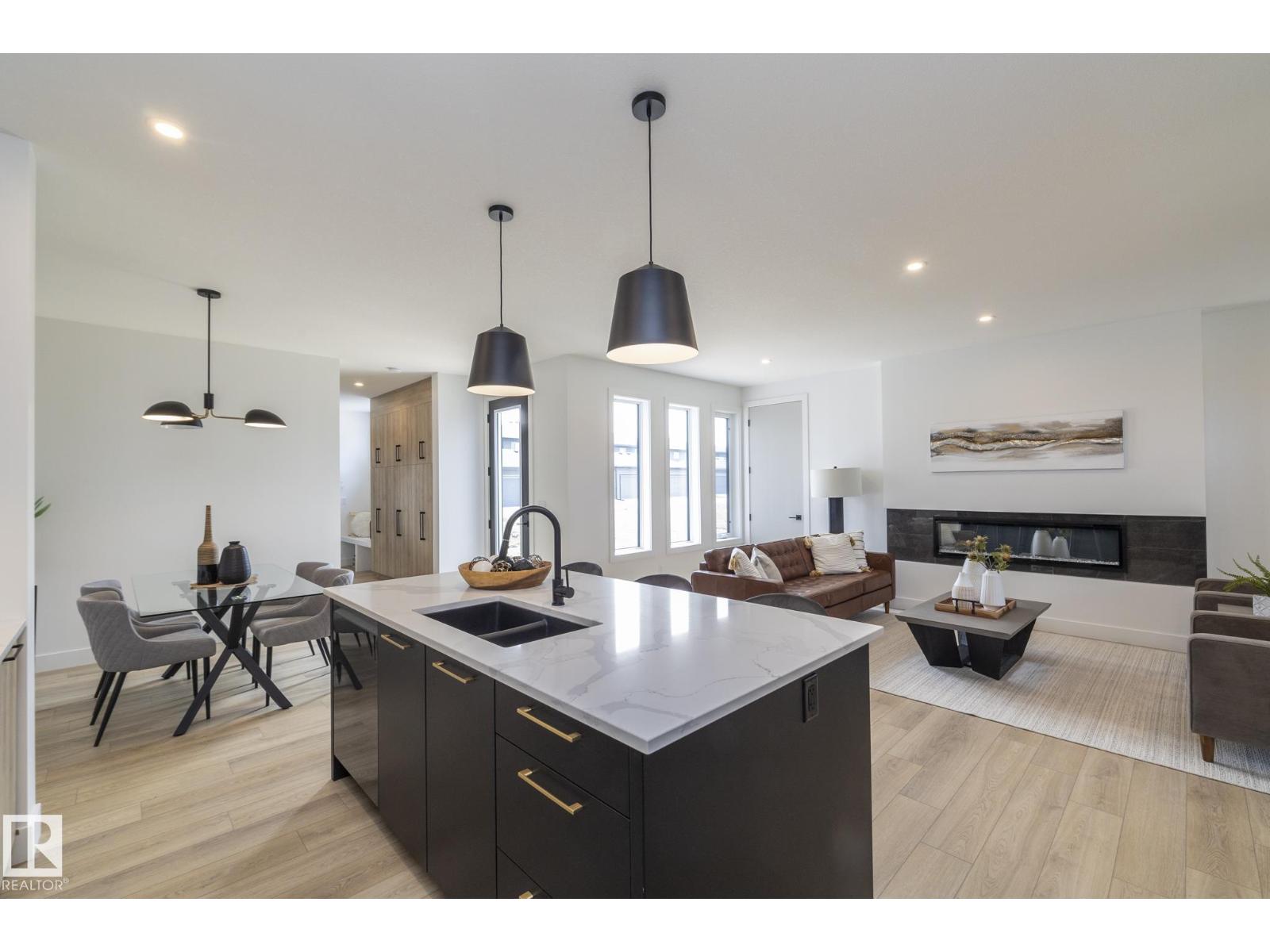 4541 KNIGHT WD SW, Edmonton