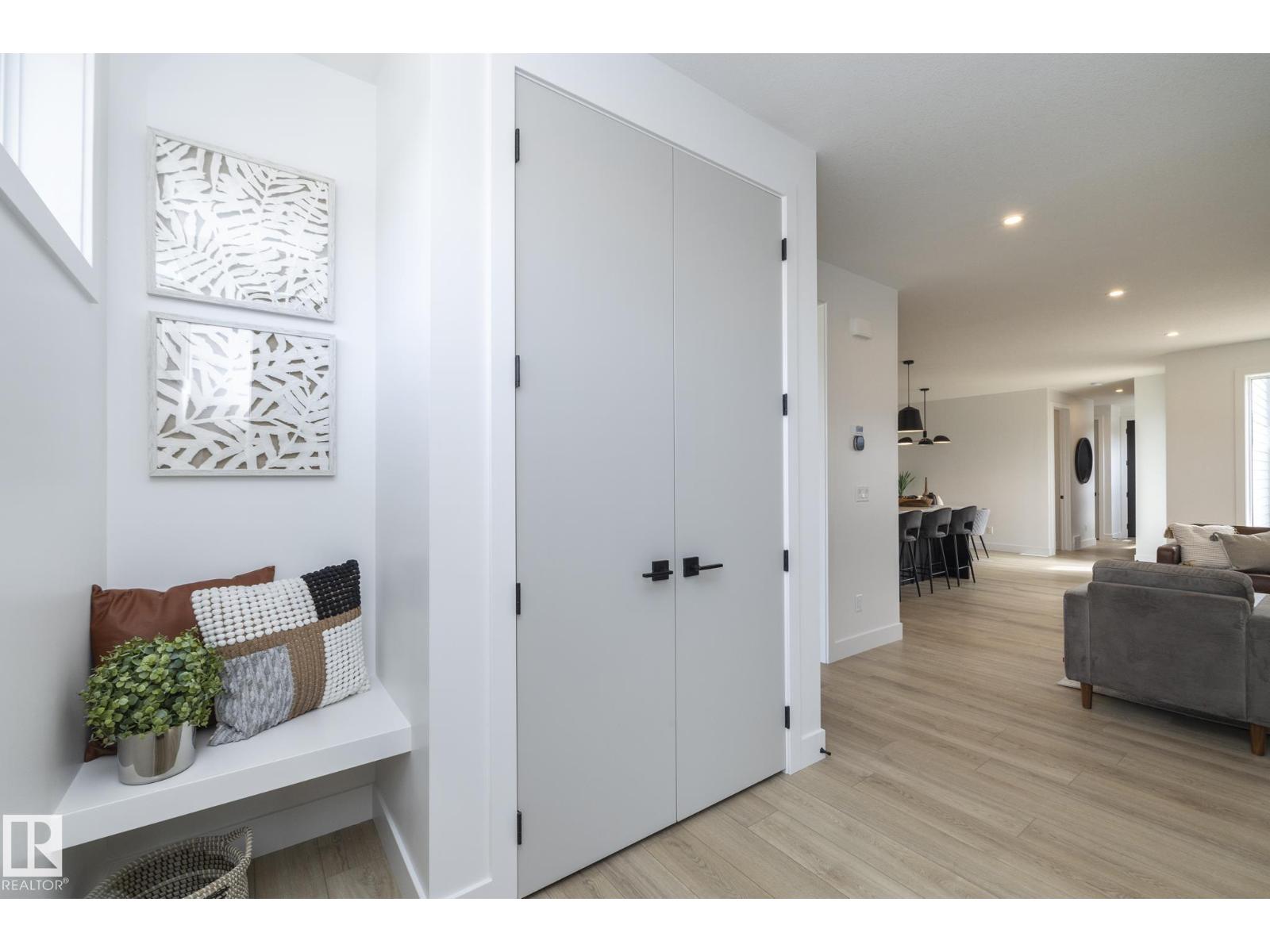 4541 KNIGHT WD SW, Edmonton