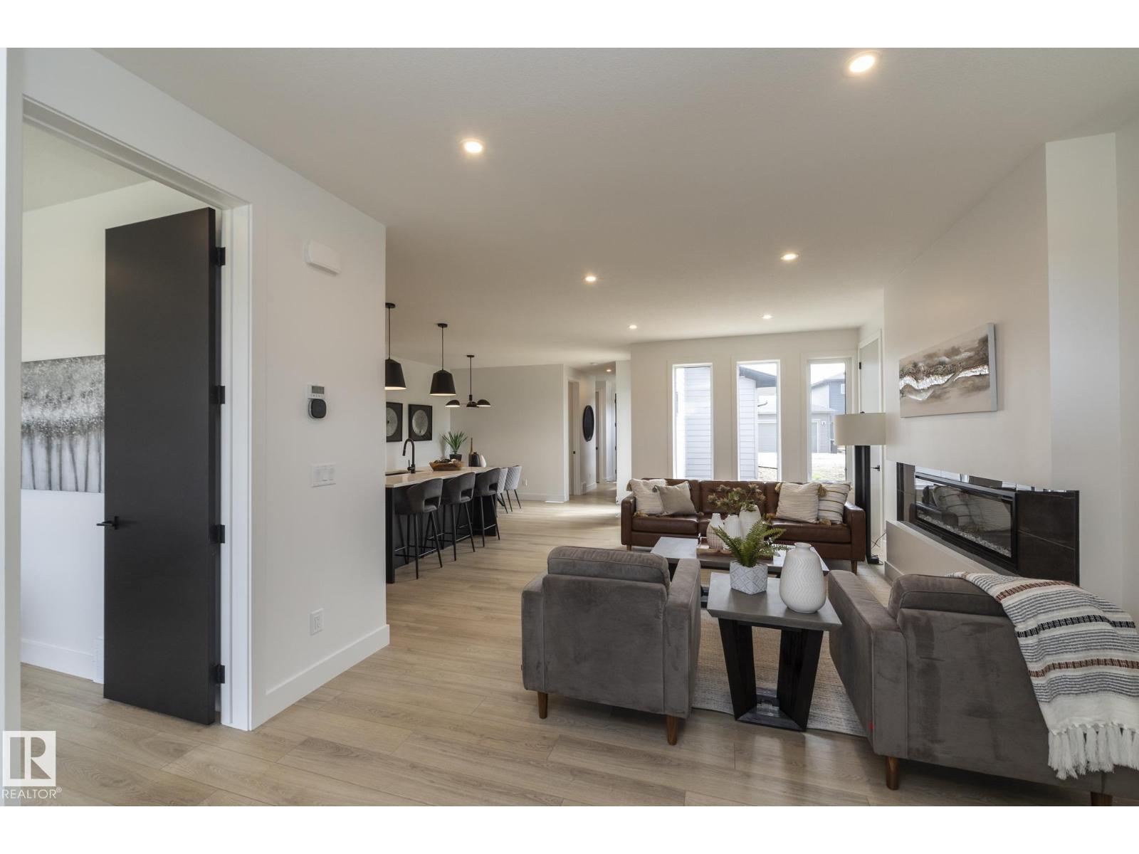 4541 KNIGHT WD SW, Edmonton