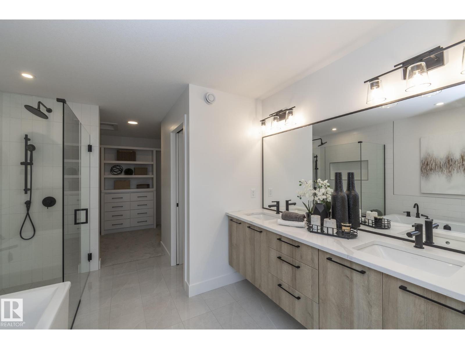 4541 KNIGHT WD SW, Edmonton
