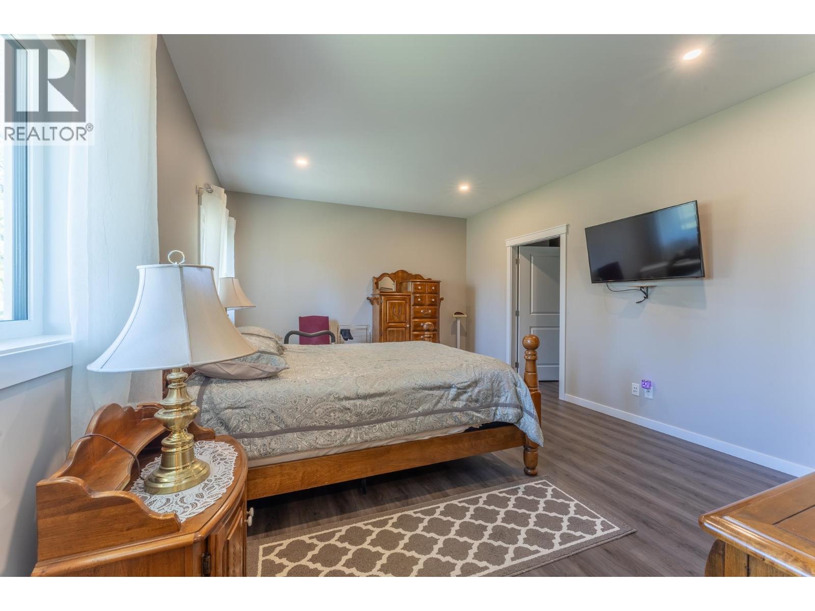 4898 TELQUA DRIVE - 25