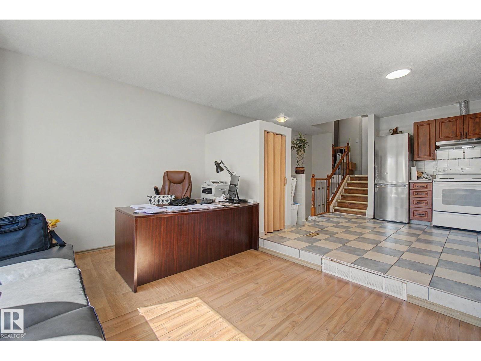 4106 38 ST NW - 10