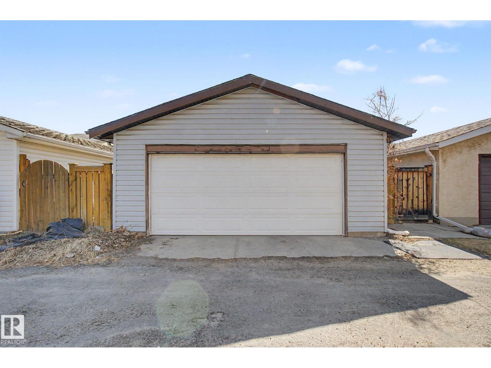 4106 38 ST NW - 23