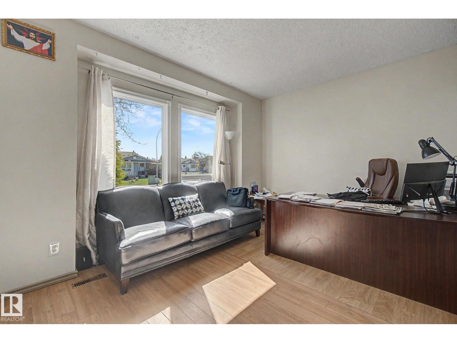 4106 38 ST NW - 9