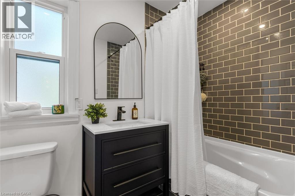 39 FAIRLEIGH Avenue N, Hamilton, Ontario, L8L6H1 — Photo 17