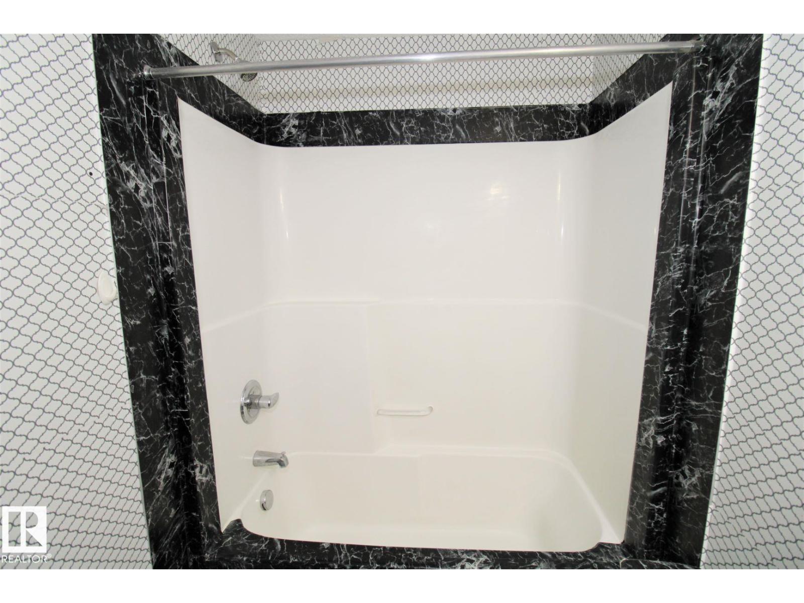 #430 5515 7 AV SW - 27