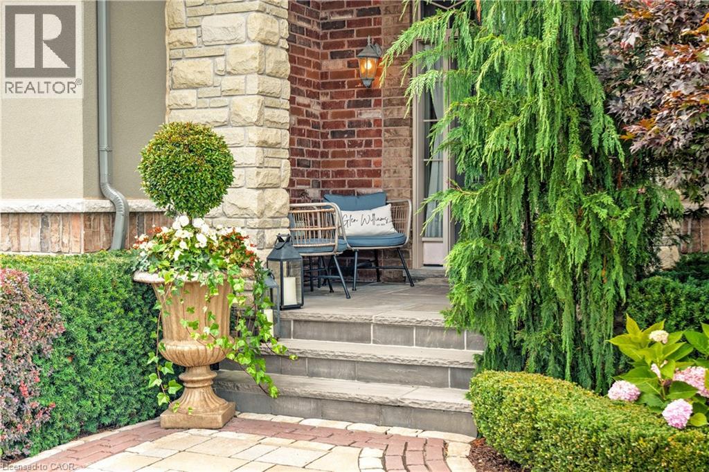 4 HOLDROYD Court, Georgetown, Ontario, L7G0E8 — Photo 4