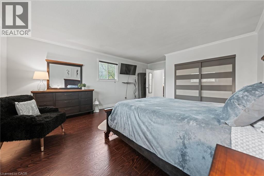 1 HUGHSON Street - 14