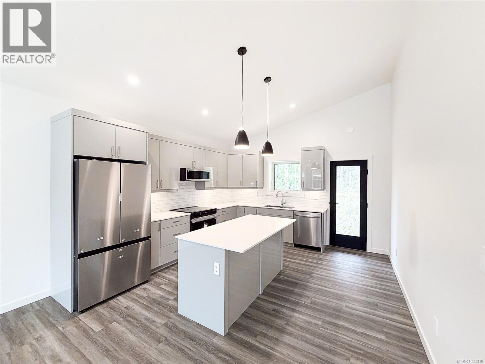 #34 3025 Royston Rd - 6