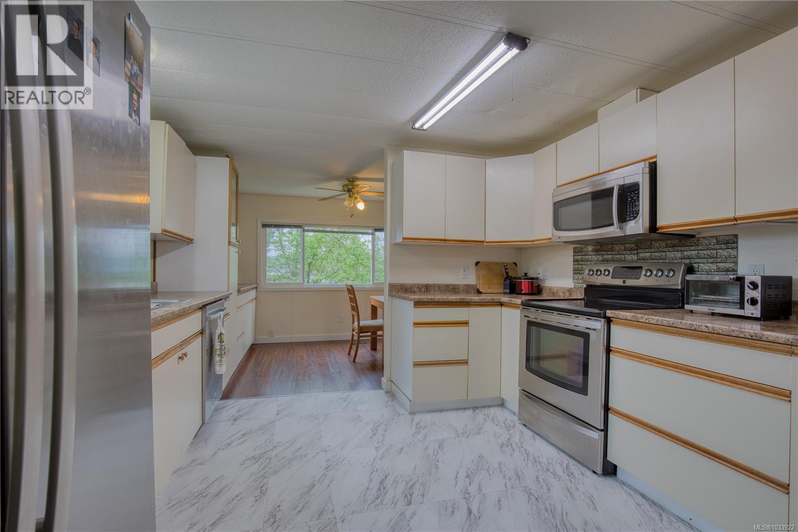 #8 80 Fifth St - 4