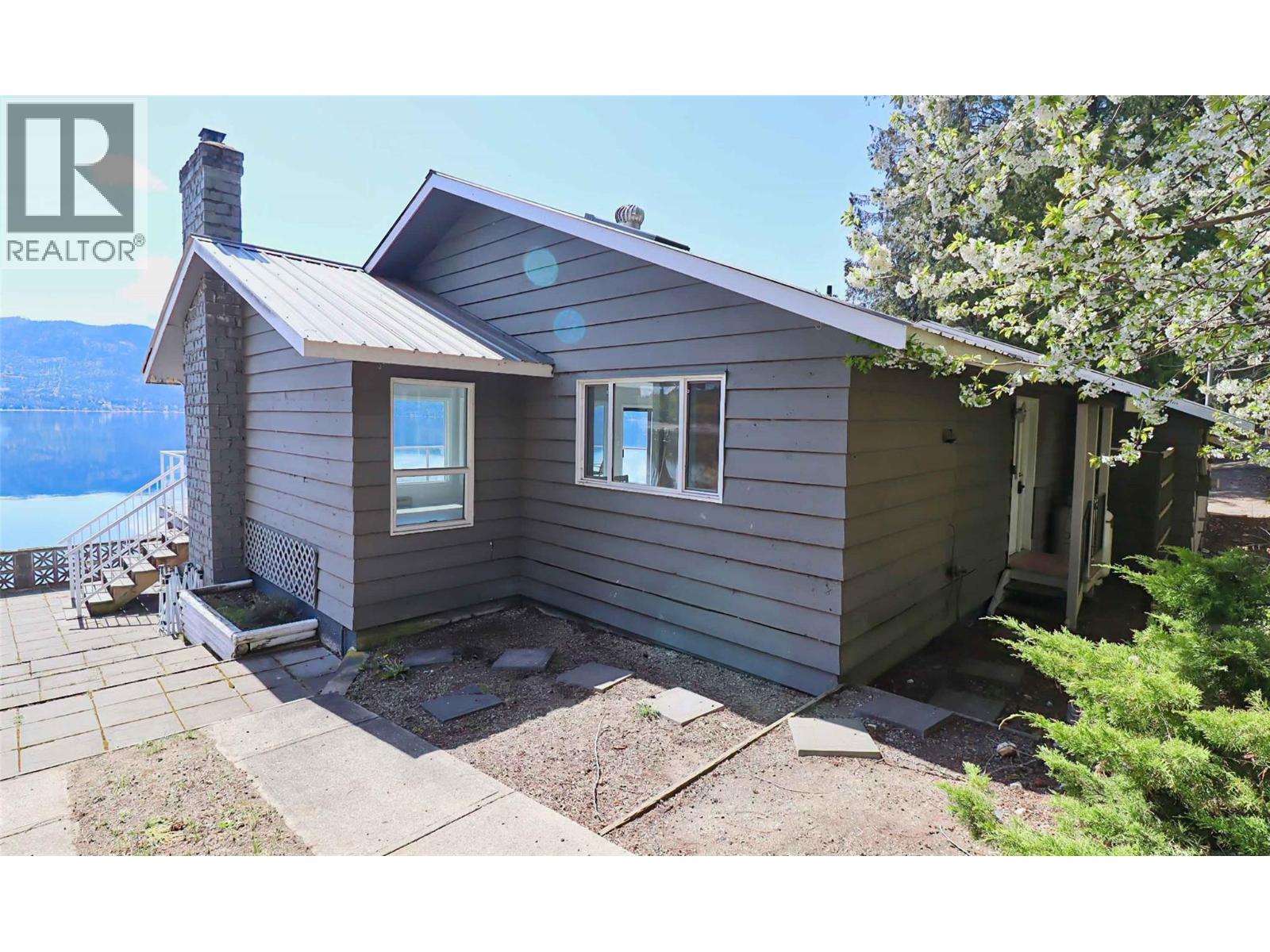 6726 Squilax Anglemont Road - 11