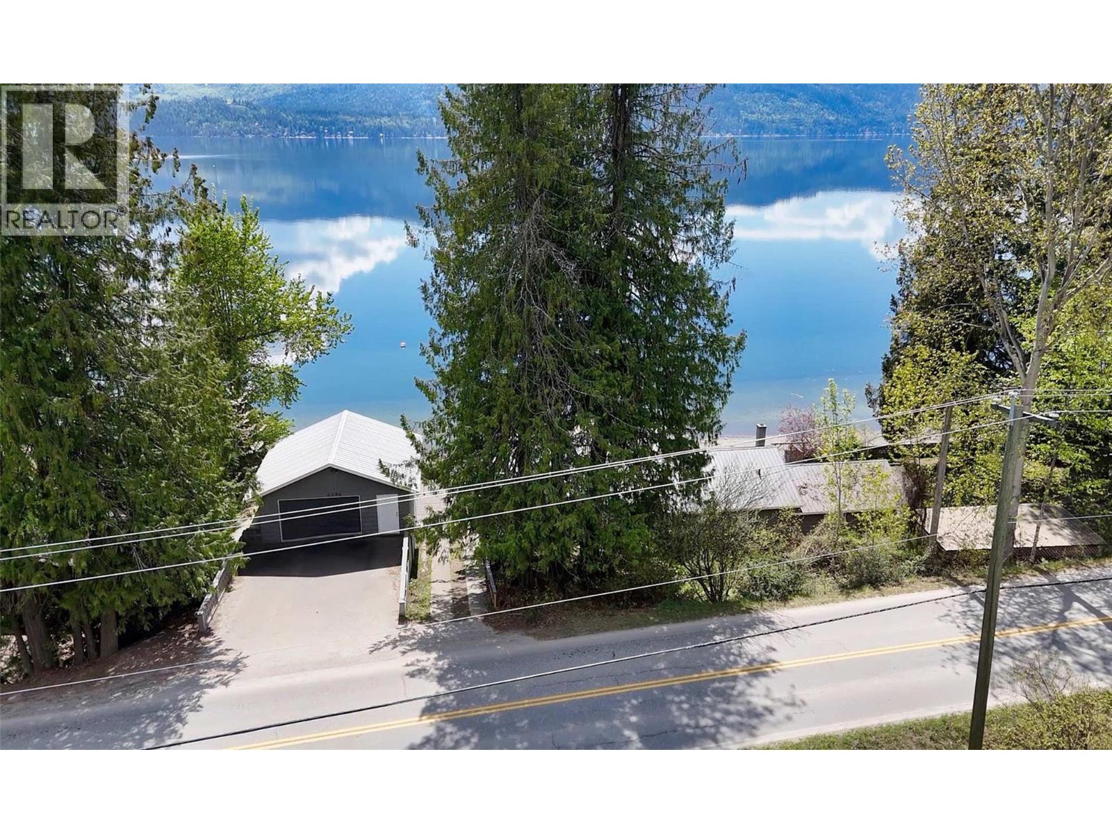 6726 Squilax Anglemont Road - 16