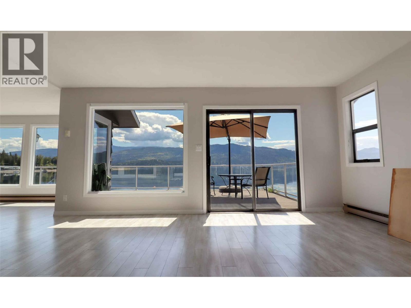 6726 Squilax Anglemont Road - 36
