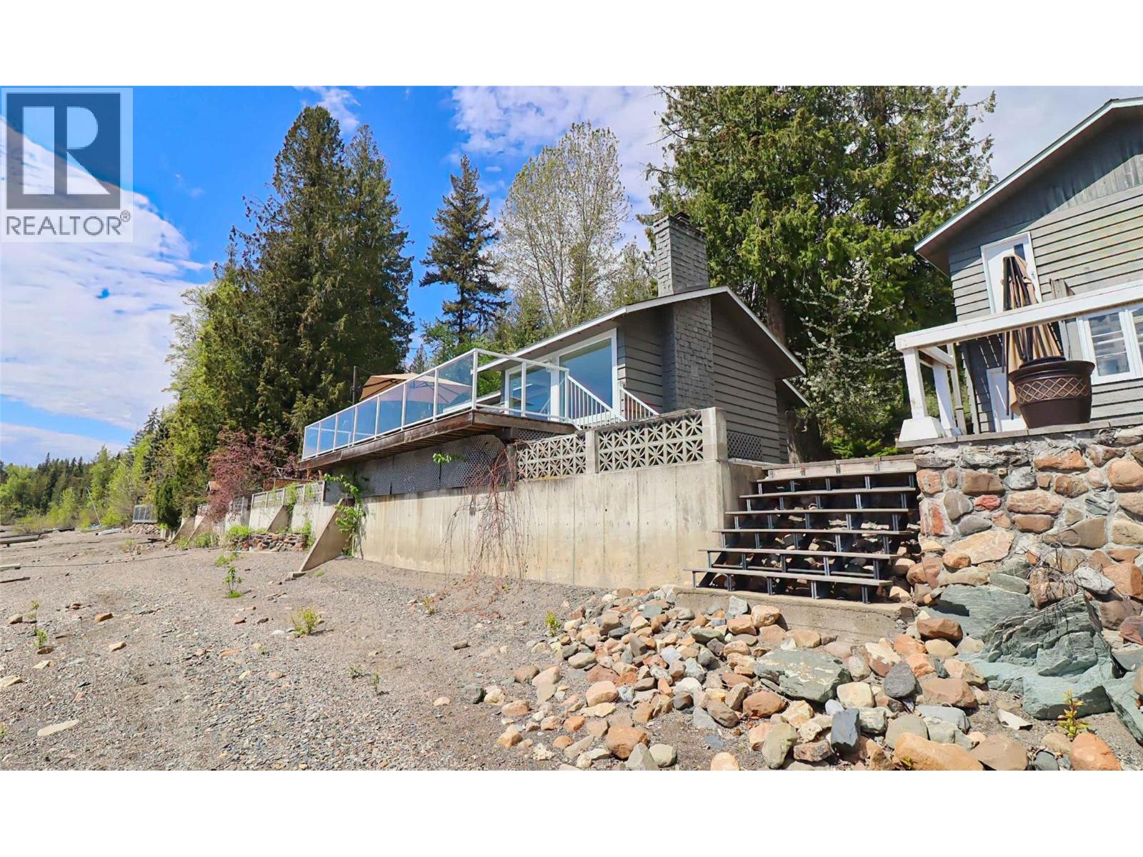 6726 Squilax Anglemont Road - 59