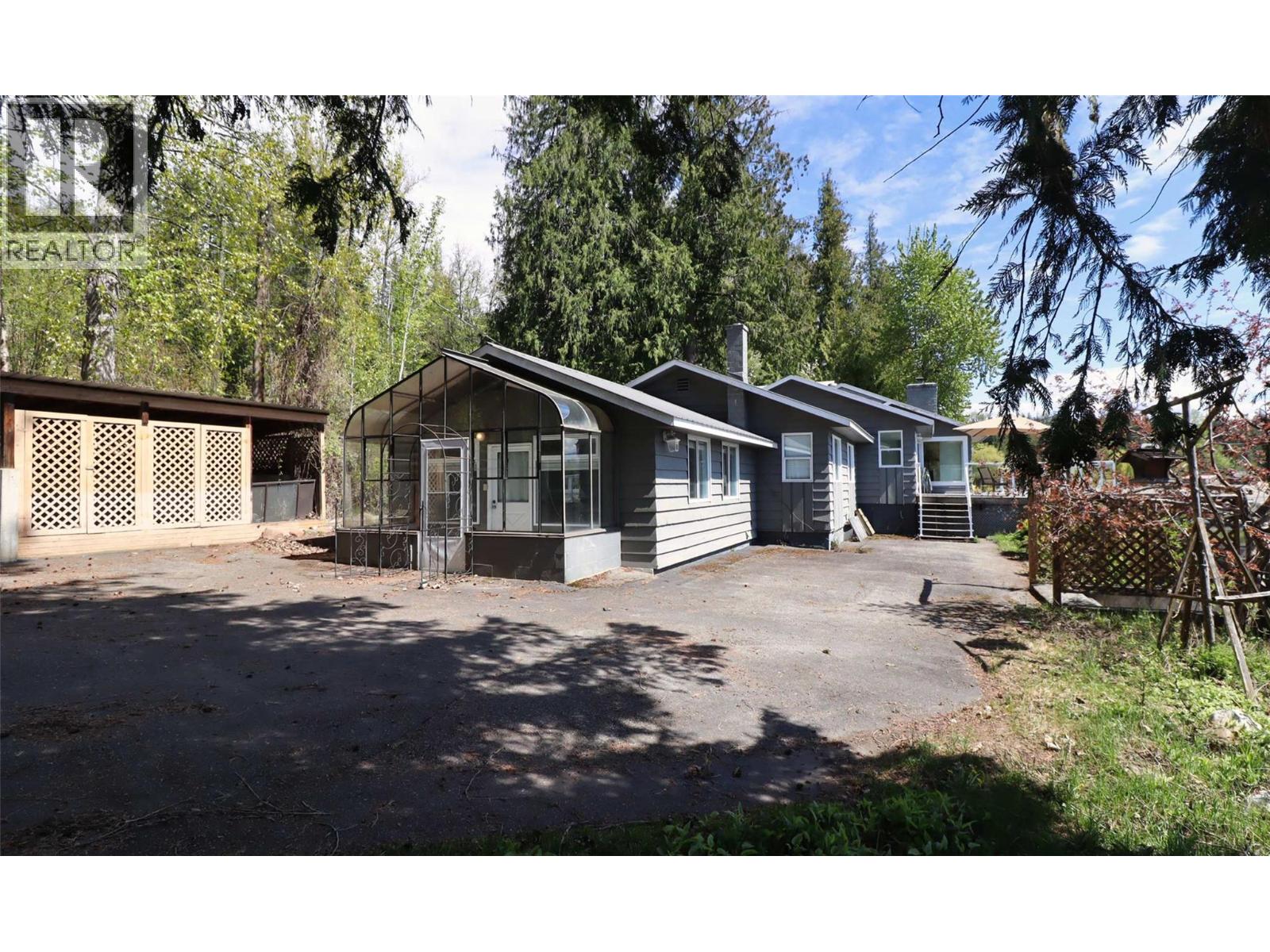 6726 Squilax Anglemont Road - 62