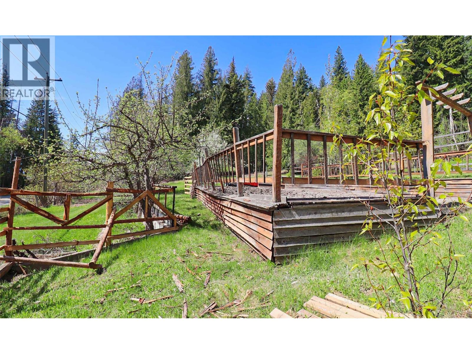6726 Squilax Anglemont Road - 72