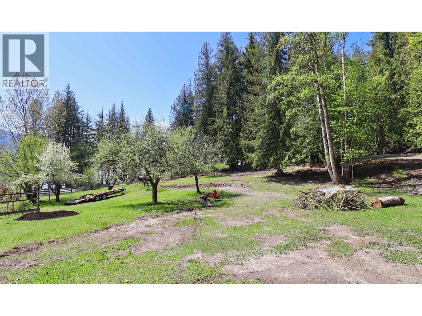 6726 Squilax Anglemont Road - 75
