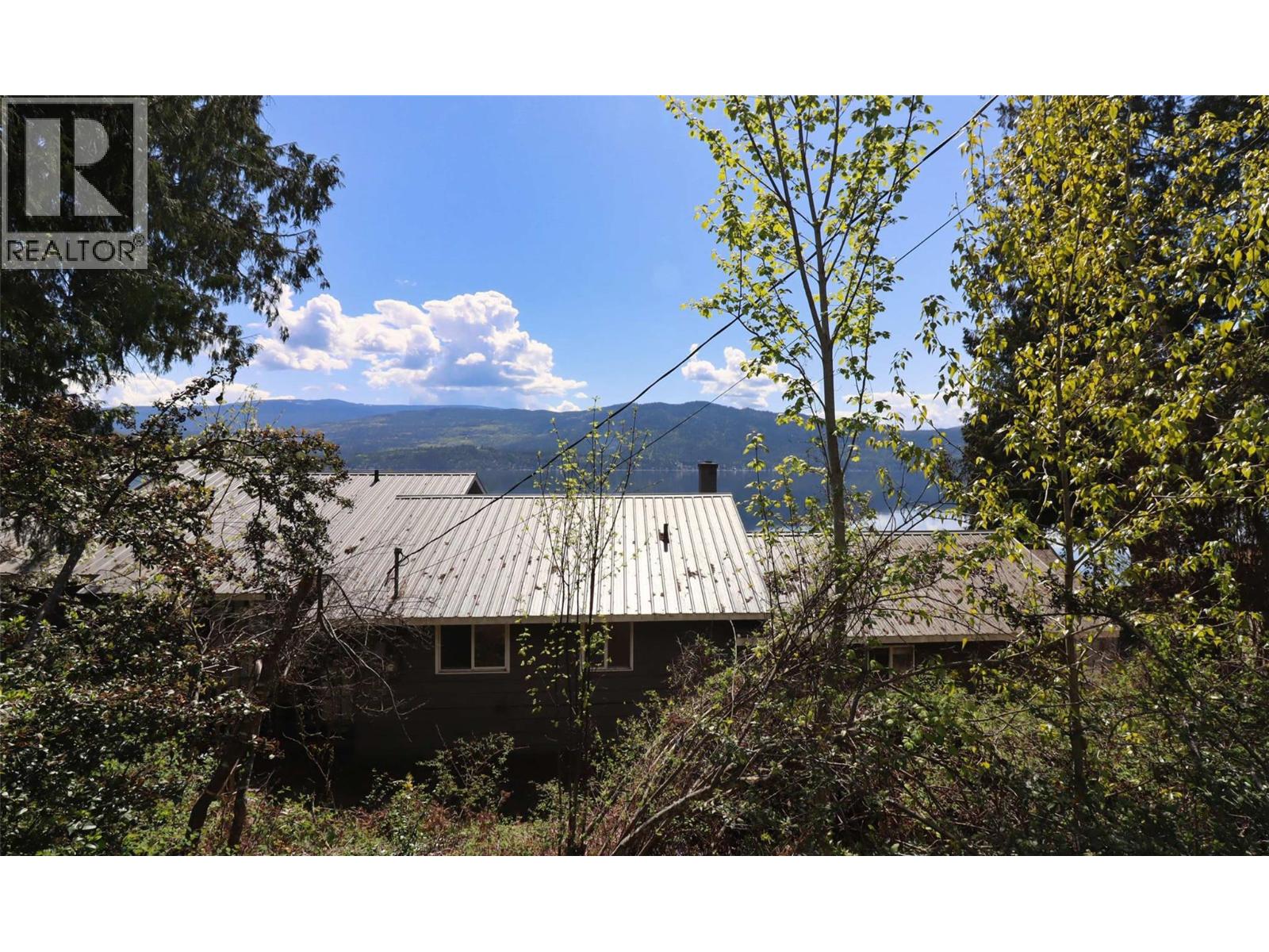 6726 Squilax Anglemont Road - 76